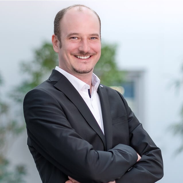 Portrait der Leitung Produktion bei AVACOMM