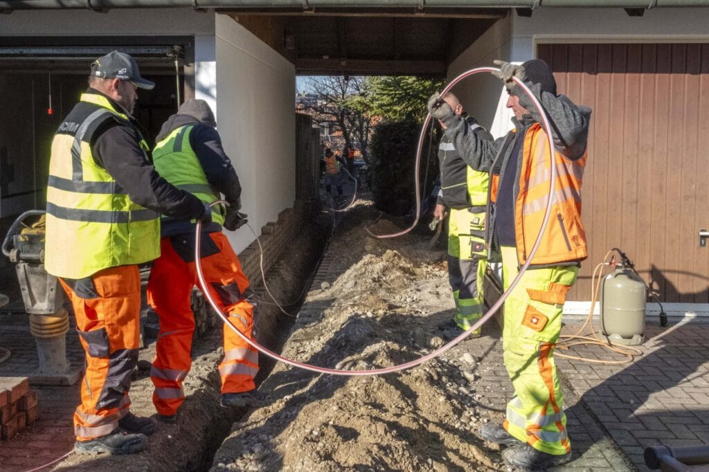 AVACOMM startet Glasfaser-Bauvermarktung in Holzkirchen – Highspeed-Internet direkt bis in die Wohngebiete