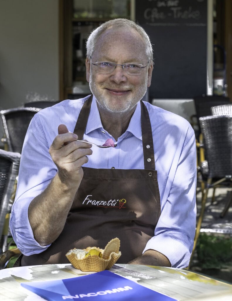 Herr Franz, Inhaber Eiscafe Franzetti ,Holzkirchen.