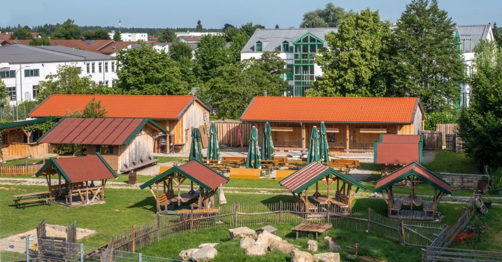 Zamma Zauber 2025 mit Avacomm im Sappl Bräu Biergarten in Holzkirchen.